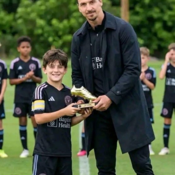 image Sport Story: Lionel Messi’s Son Ciro With Zlatan Receiving His Golden Boot Award