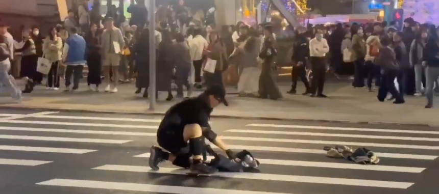 image Knife Attacker Goes On Rampage In Central Taipei, Taiwan, Set Smoke Bombs At Main Train Station, Three Killed, Five Injured