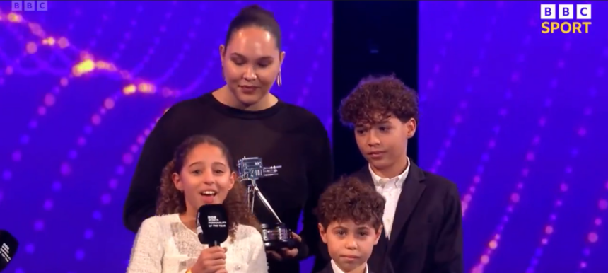 image Thierry Henry’s Children – Teya, Trystan, Tatiana & Gabby – Presenting Their Father With The Lifetime Achievement Award At The 2025 BBC Sport Personality Of The Year Awards
