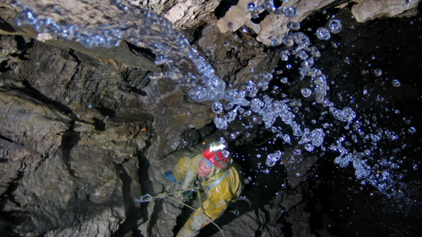image EXPLORING THE DEPTHS: THE ALLURE OF CAVE TOURISM