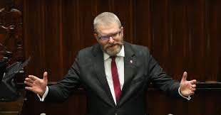 image TikTok Bans Content Linked To Far-Right Leader Grzegorz Braun Following Government Hate Speech Complaint.