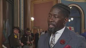 Former Iowa Superintendent Expected To Plead Guilty To Falsely Claiming He Was A US Citizen