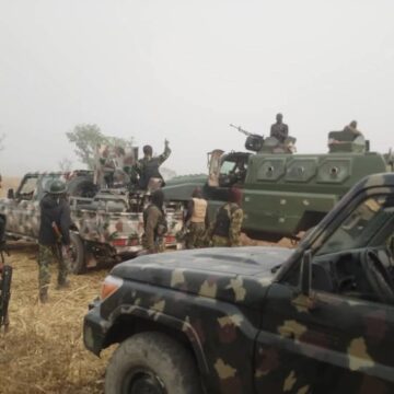 🚨 BREAKING NEWS: What a close call! The General Officer Commanding the 8 Division of the Nigerian Army, Bemgha Koughna, just survived a terrifying ambush by terrorists in Kebbi State!