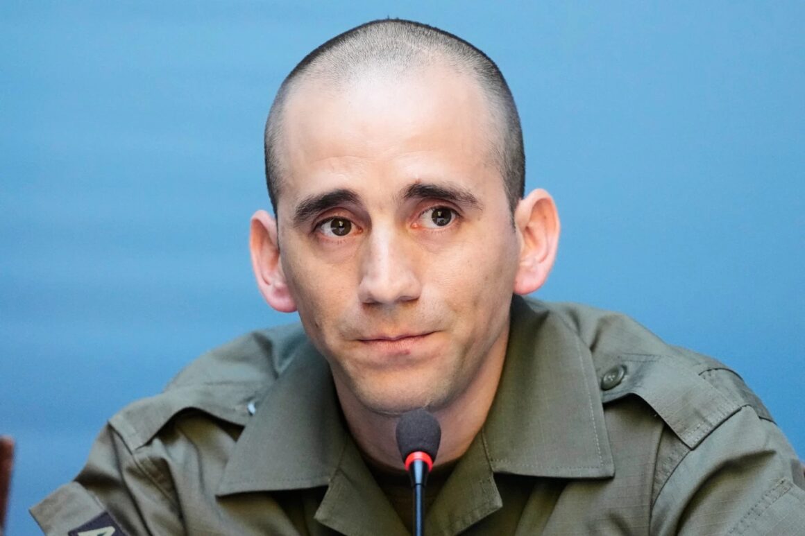 Freed Argentine Officer Urges Release Of Remaining Foreign Prisoners In Venezuela