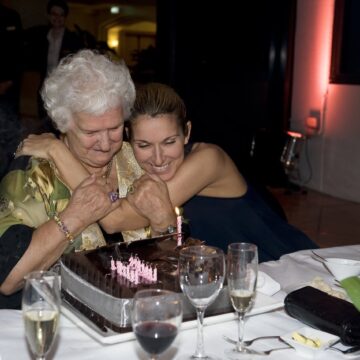 Canadian Music Icon Céline Dion Celebrate Mother On Her Birthday, Write Emotional Notes.