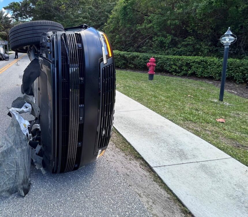 Pictorial Of Tiger Wood’s Roll Over Crash