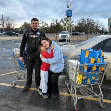 WhatsApp Image 2026-05-01 at 10.53.09 AM The Office Of The Arapahoe Sheriff Colorado Responds To A Distress Call From A Single Mother, Provide Groceries For Mother And Help To Restore Power