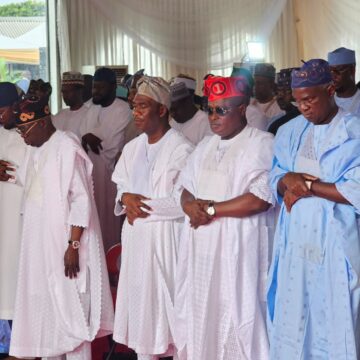 WhatsApp Image 2026-05-27 at 11.43.15 AM President Bola Ahmed Tinubu, former Governor of Lagos State Babatunde Raji Fashola, the Lagos APC governorship candidate, and other Muslim faithful, observe Eid Mubarak prayers at Dodan Barracks in Lagos State.