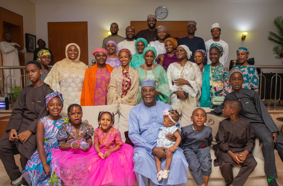 Photo Story: ADC Presidential Flag Flyer Atiku Abubakar Takes Family Photo As He Wishes All Nigerians A Peaceful And Joyous Eid Celebration.”