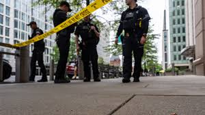 image Bystander In Serious Condition After Fatal Shooting Near White House Checkpoint
