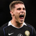 Chelsea shortlist Micky van de Ven as summer centre-back target