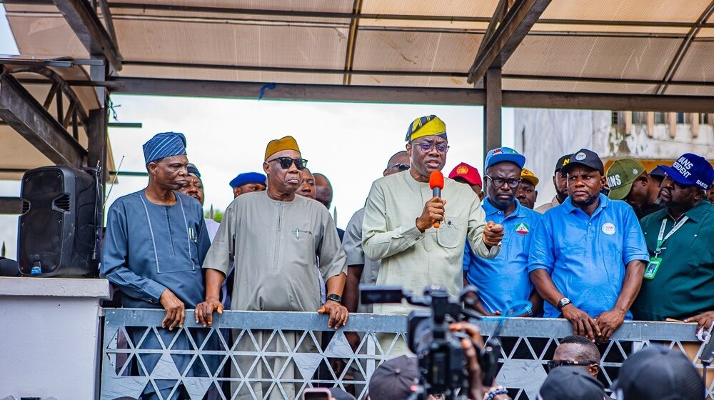 Oyo State Governor Seyi Makinde On Children And Teachers Kidnapped In The State Meet With NUT, NLC, Vows Their Safe Return