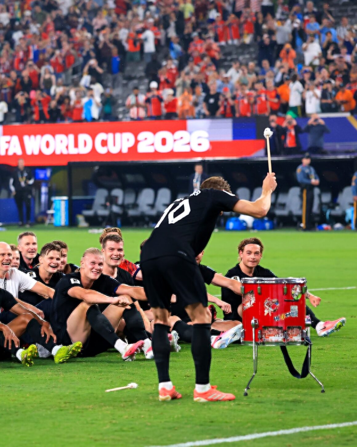 Sport Photos: Norwegian Captain Ødegaard Leading The Viking Row After 3-2 Victory Against Senegal