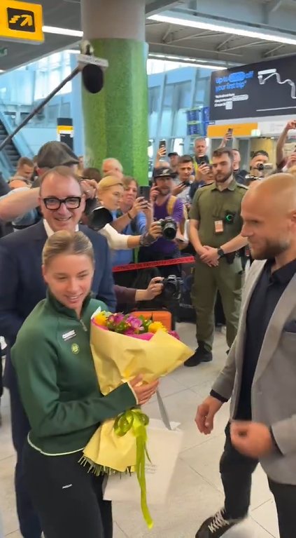 image Polish Maja Chwalińska Receives Warm Welcome After Becoming The First-Ever Qualifier In The Open Era To Reach The Women’s Singles Final At Roland Garros.