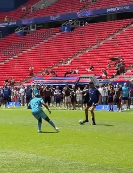 Milwaukee Bucks Power Forward Giannis Antetokounmpo Shows Off Footwork Skills, Claims He Would “ Have Easily Made It To The Premier League” If Not For His  6’11