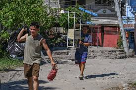 image Philippine Town Seeks Immediate Airlift Of Food To Ease Hunger In Quake-Hit Villages