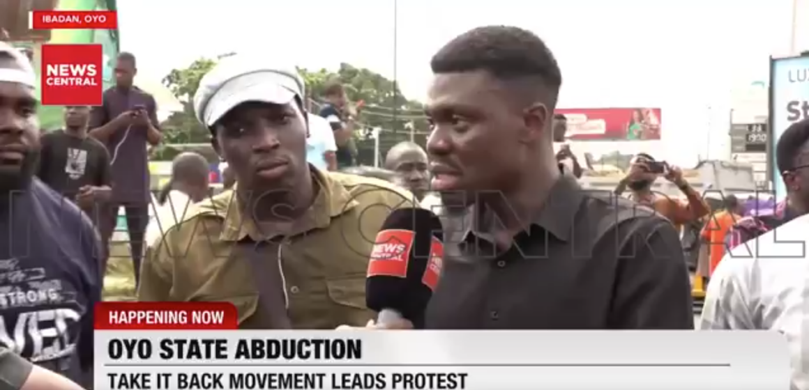 “The Tinubu Regime And Seyi Makinde Must Stop Playing Politics With The Lives Of Nigerians. Our Children Must Not Be Used As Pawn…”—Citizen Declares During Ongoing Protest In Oyo State